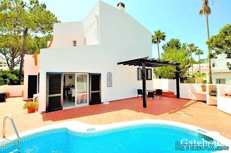3 Beds Townhouse For Sale In Vale do..
