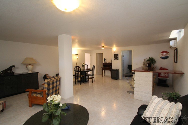 This super luxury detached south facing villa with 3.. - 6