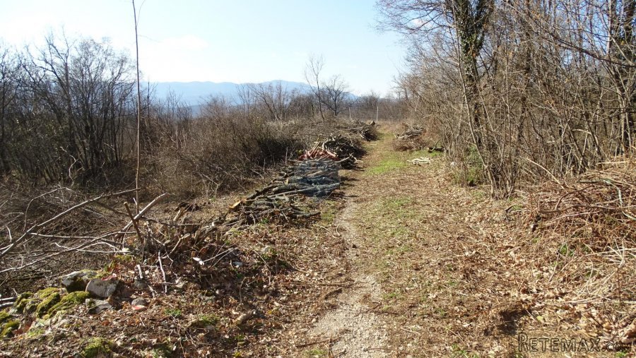 VIŠKOVO- građevinsko zemljište 1117 m2 + negrađevinsko 497 m