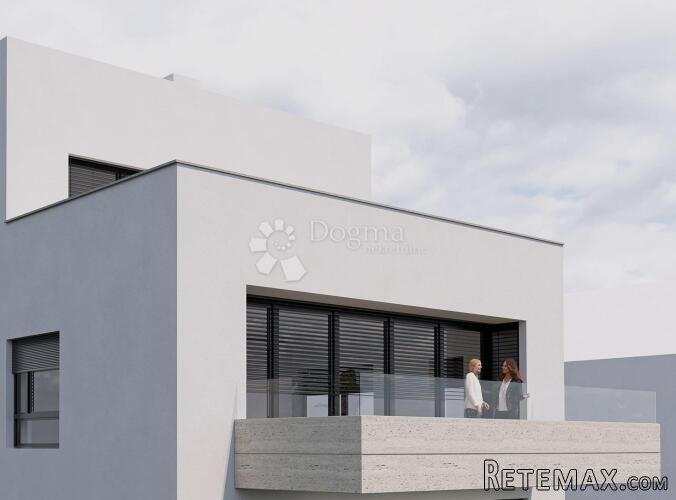 Impresivna penthouse oaza s liftom i terasom - uskoro uselji