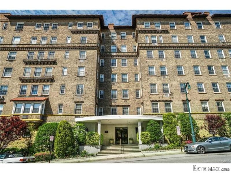 2 bedroom Commercial Property For Sale:..