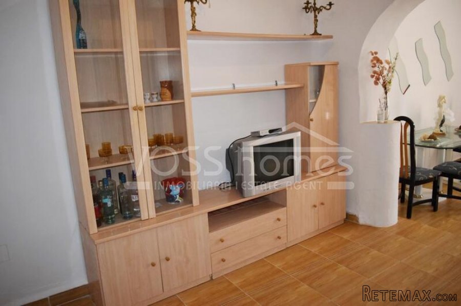 A spacious, 1 storey, 2 bedroom, 1 bath renovated village.. - 8