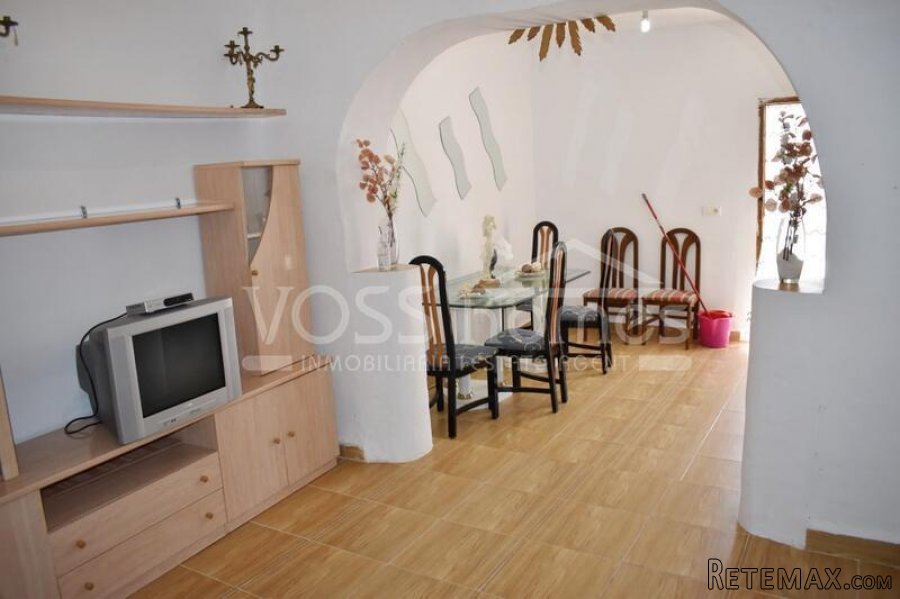 A spacious, 1 storey, 2 bedroom, 1 bath renovated village.. - 9