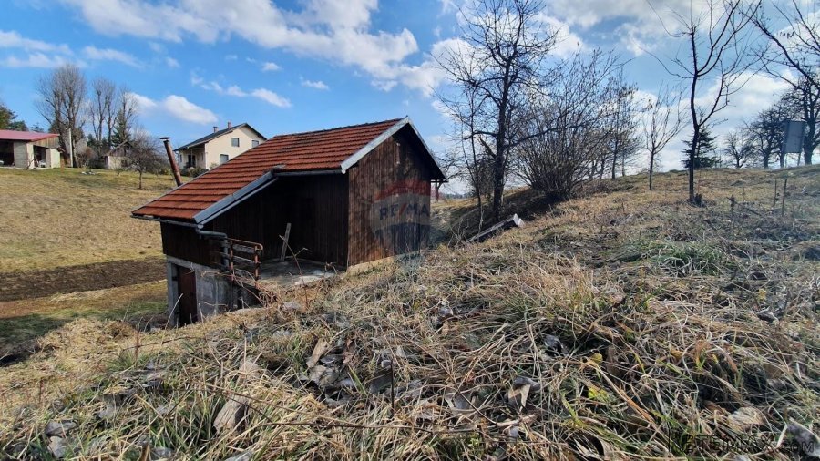 Gorski Kotar - Vrbovsko gospodarska kućica i teren 1.300 m2