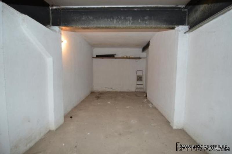 ROSES: Garage in the center of Rosas