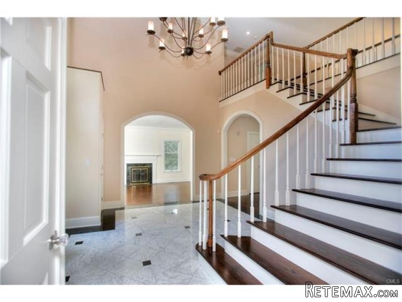 4 bedroom House For Sale: 5 BATES FARM.. - 2