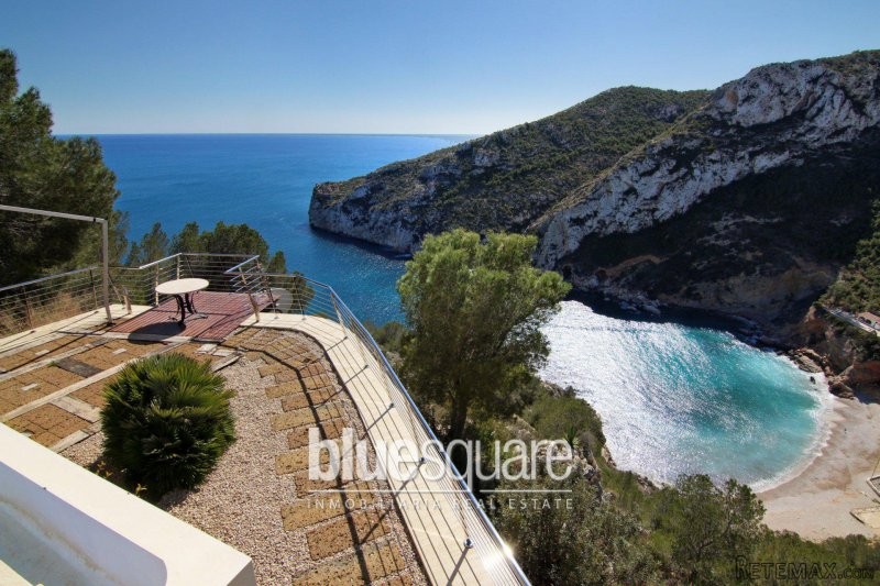 Newly build villa with spectacular sea..