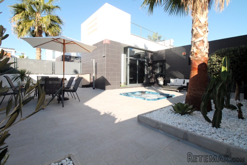 2 Bedrooms - Semi Detached - Alicante -..