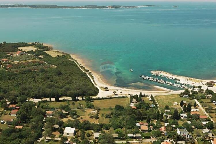 Istra,Peroj, zemljište na rubu urbanizacije