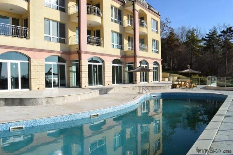 2 BED elegant apartment, on the sea..