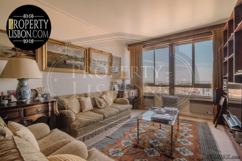T3 Lisbon Apartment for sale with..