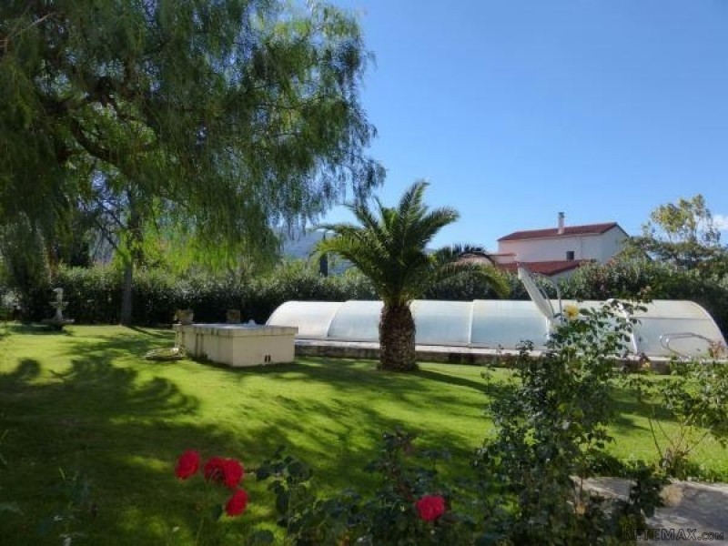 A Lovely Villa With Garden And Covered.. - 2