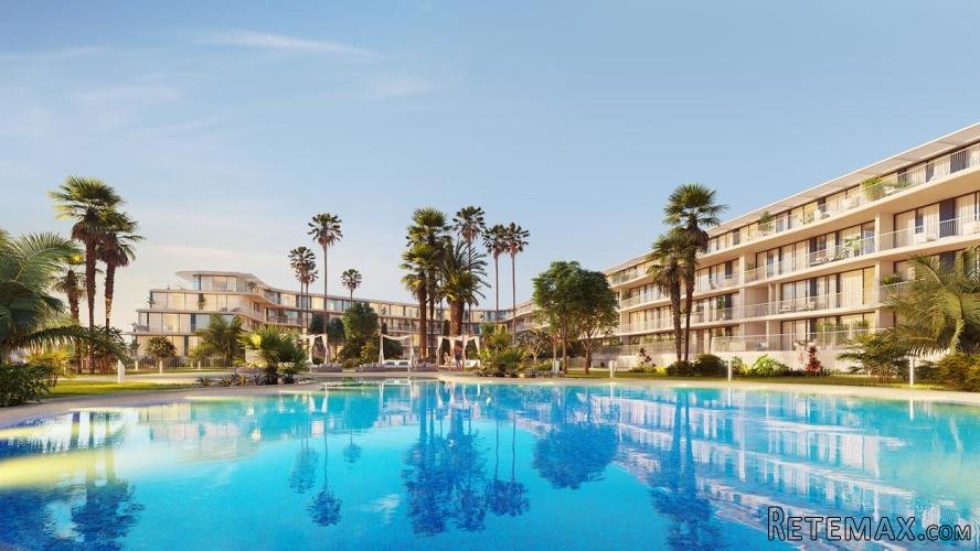 Complejo de apartamentos con impresionantes vistas al mar..