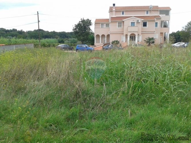 LIŽNJAN GRAĐEVINSKO ZEMLJIŠTE 593 m2 - 4