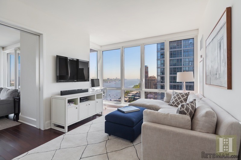 4 bedroom Apartment For Sale: 60.. - 2
