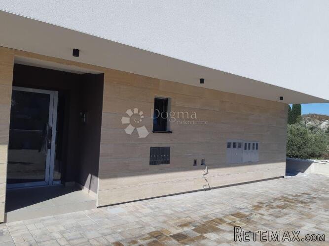 BIOGRAD NA MORU – STAN SJ1 NA 1. KATU S DVIJE SPAVAĆE SOBE - 2