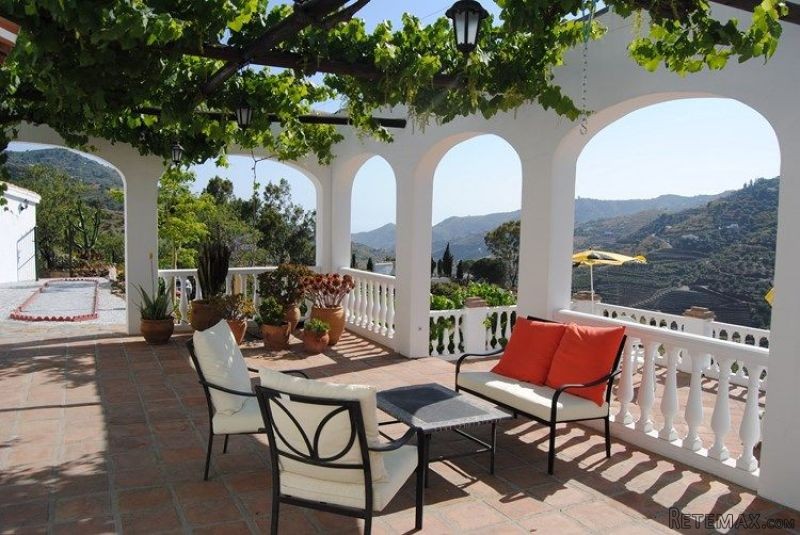 Country Houses for Sale in Competa..
