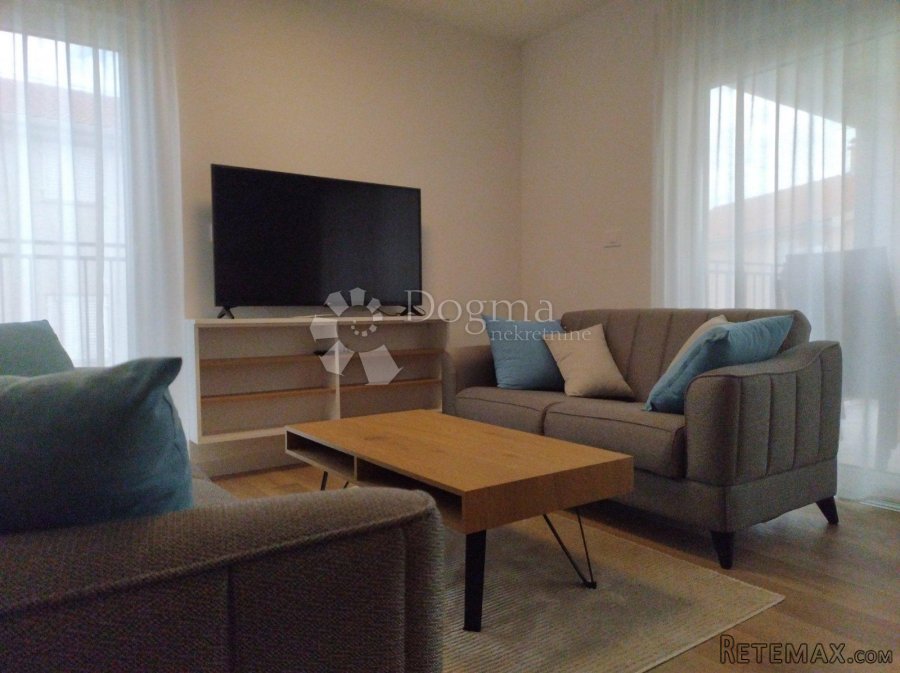 MODERNI VELIKI APARTMAN - MALINSKA - 350M OD MORA - 2