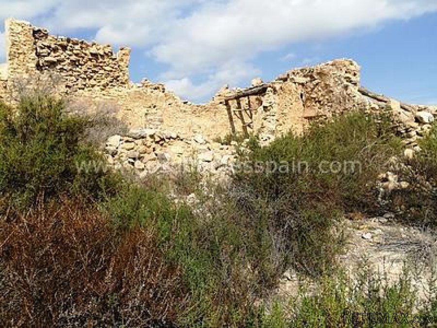 An URBAN plot of 309m2 land for sale, with beautiful.. - 3