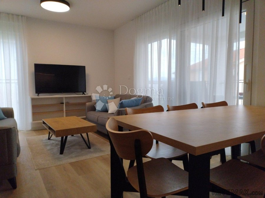 MODERNI VELIKI APARTMAN - MALINSKA - 350M OD MORA - 3
