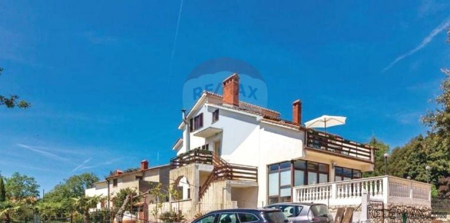 Istra, Pula - Barbariga, samostojeća kuća s pogledom na more