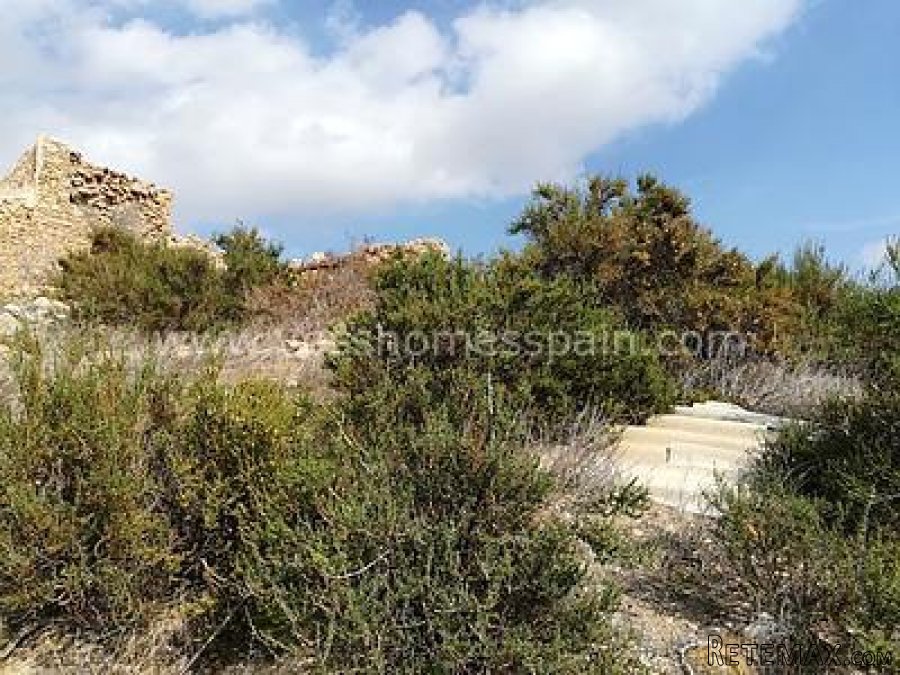 An URBAN plot of 309m2 land for sale, with beautiful.. - 5