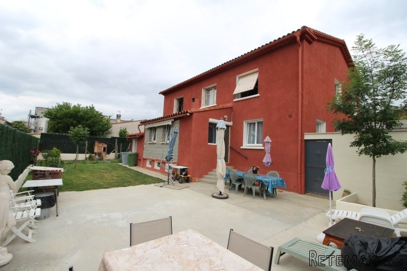 6 Bedrooms - Villa -..