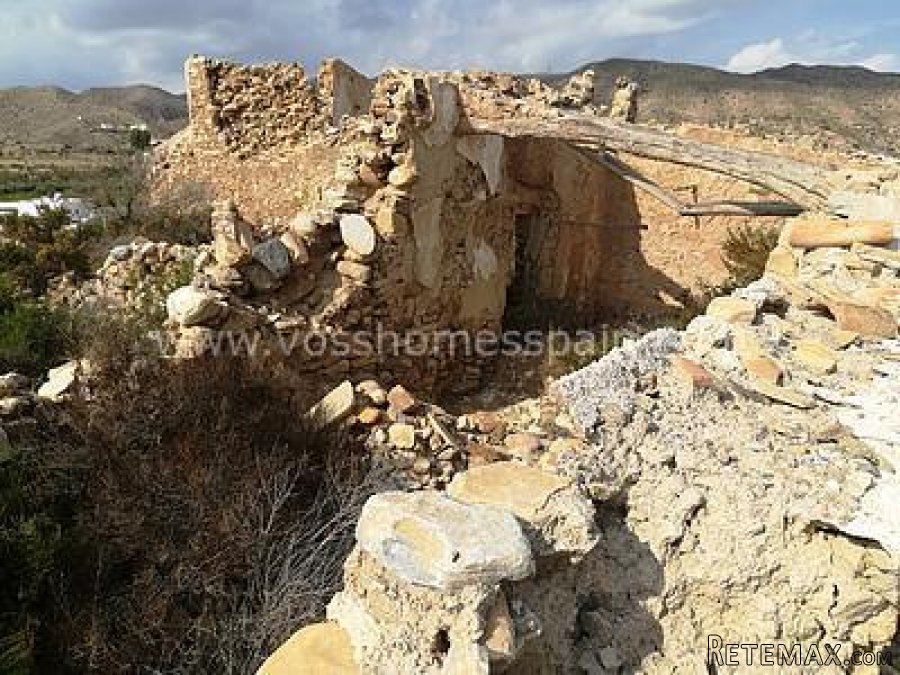 An URBAN plot of 309m2 land for sale, with beautiful.. - 6