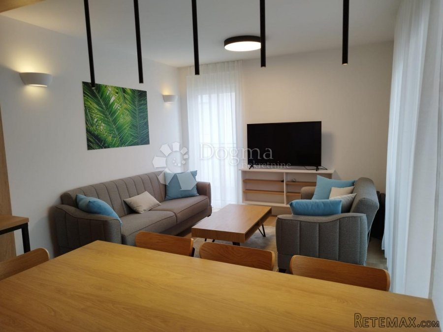 MODERNI VELIKI APARTMAN - MALINSKA - 350M OD MORA - 6