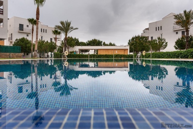 1 Bedroom Middle Floor Apartment