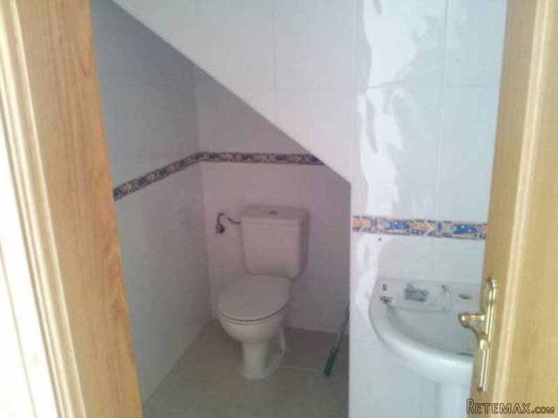 3 Bedroom 2 Bathroom Townhouse In.. - 2