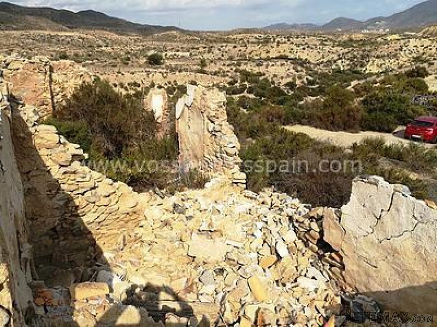 An URBAN plot of 309m2 land for sale, with beautiful.. - 8