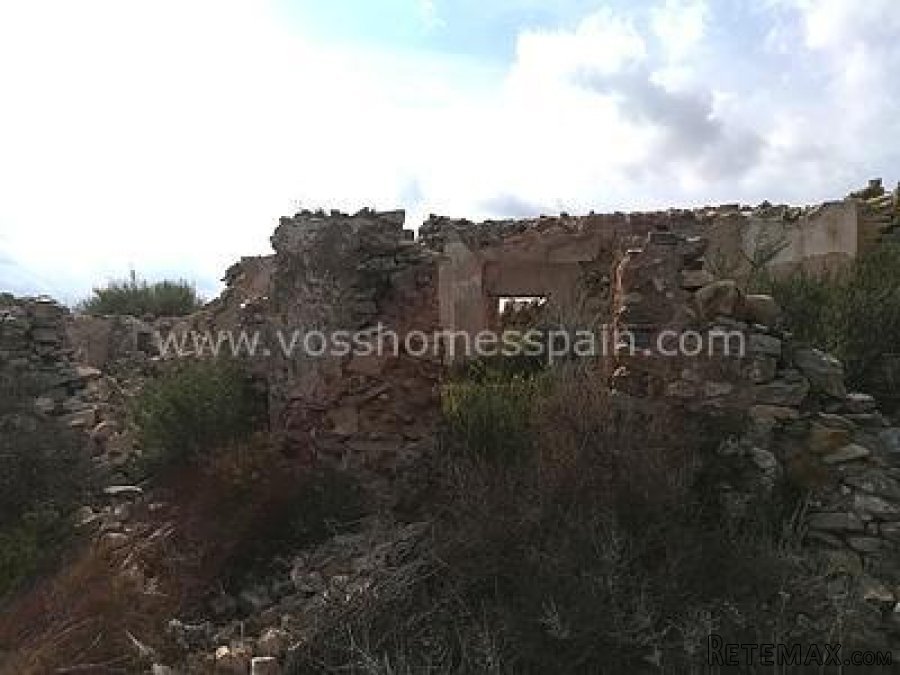 An URBAN plot of 309m2 land for sale, with beautiful.. - 10