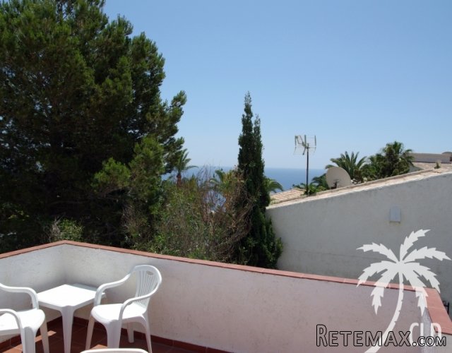 Detached bungalow for sale in Cumbre del Sol with roof.. - 2