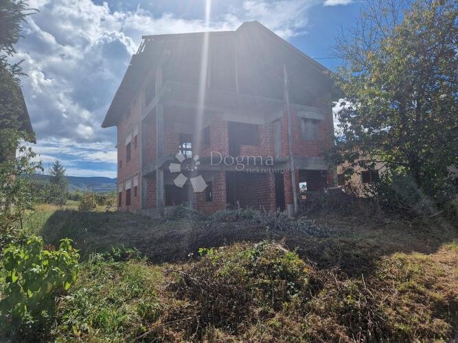Nedovršena kuća u Gornjoj Stubici - 2