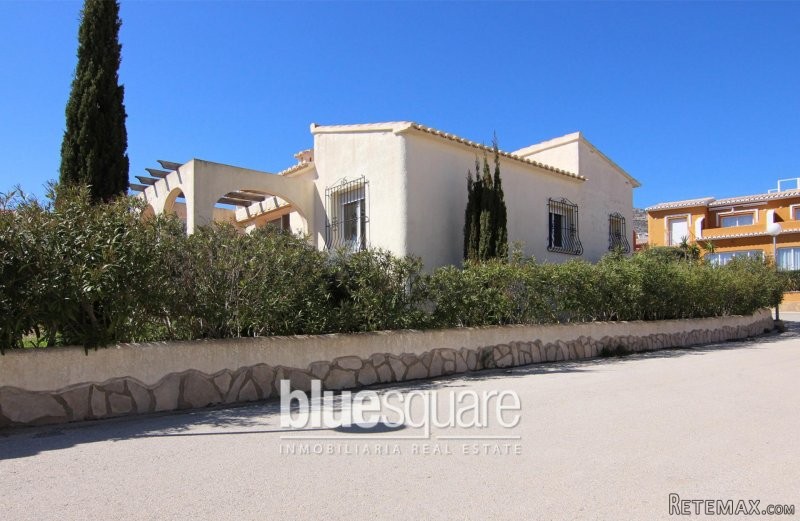 Detached 2 bedroom villa near Moraira..