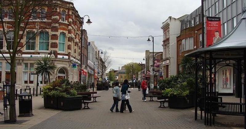 2 Bed Flat For Sale Just Added