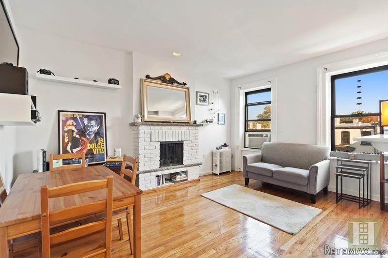 2 bedroom Apartment For Sale: 393 8TH..
