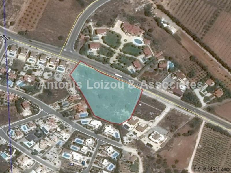 8,362 m2 Tourist field in Pegia with..