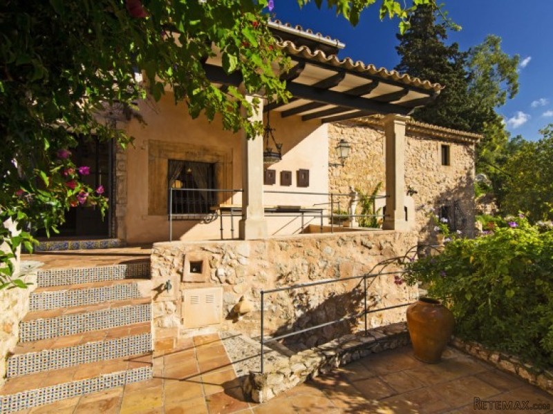 Antique Jewel In Alaro - 2
