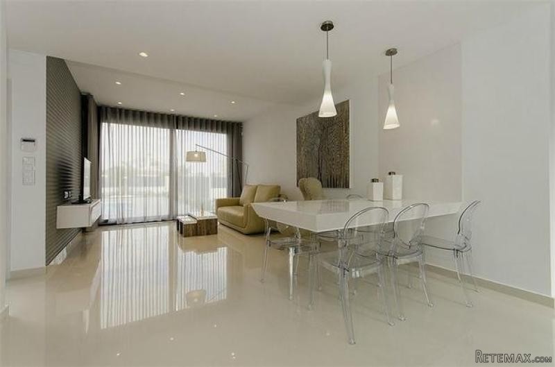 4 bedroom detached house for sale - 2