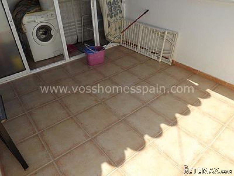 Very spacious and luxurious end of row, duplex property.. - 9