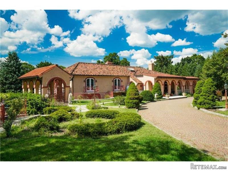 4 bedroom House For Sale: 84 Pleasant..