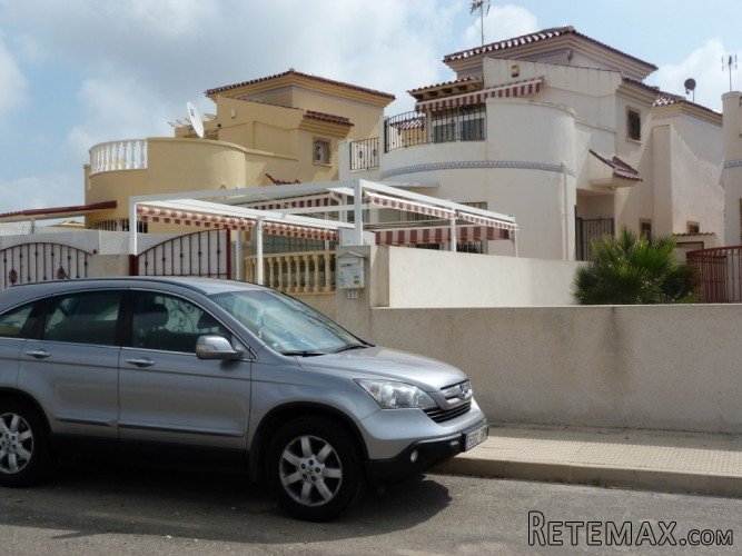 DetachedVilla Property Type: 3 Bedrooms 2..