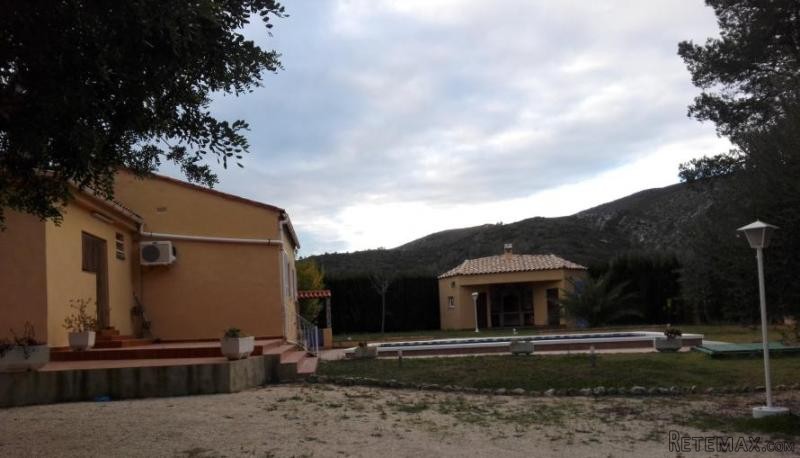 5 bedroom villa with pool (Ref. PV17011)