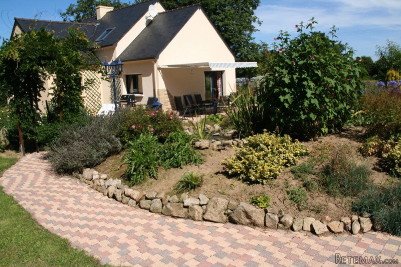 Detached House in Lovely Gardens - 2