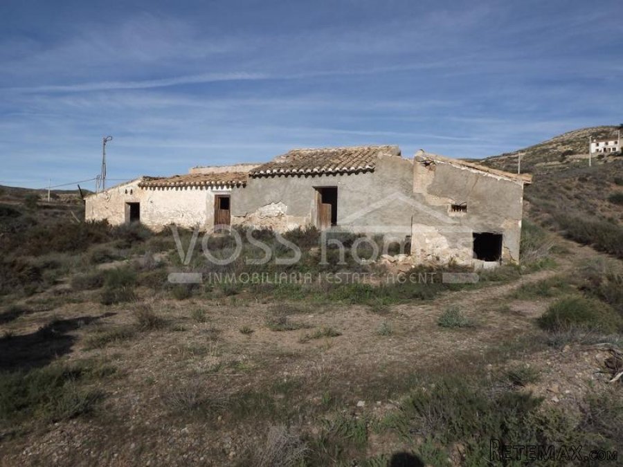 A potentially lovely detached country cottage in need of.. - 3