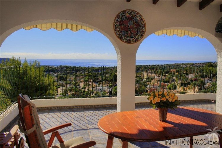 Panoramic sea view villa in Moraira for sale. A driveway.. - 3