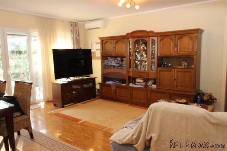 Stan u prizemlju sa okućnicom od 200m2
