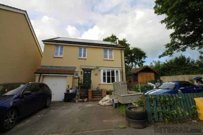 4 bedroom, Detached House house for sale